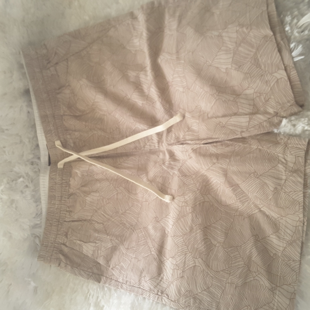Banana Republic mens deck shorts